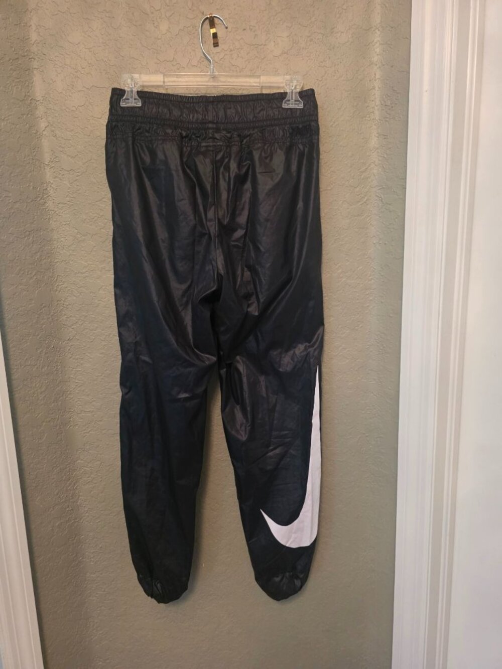 NIKE Sportswear NSW Ladies Black Shiny Swoosh Track Pants XS EUC 887042-010
